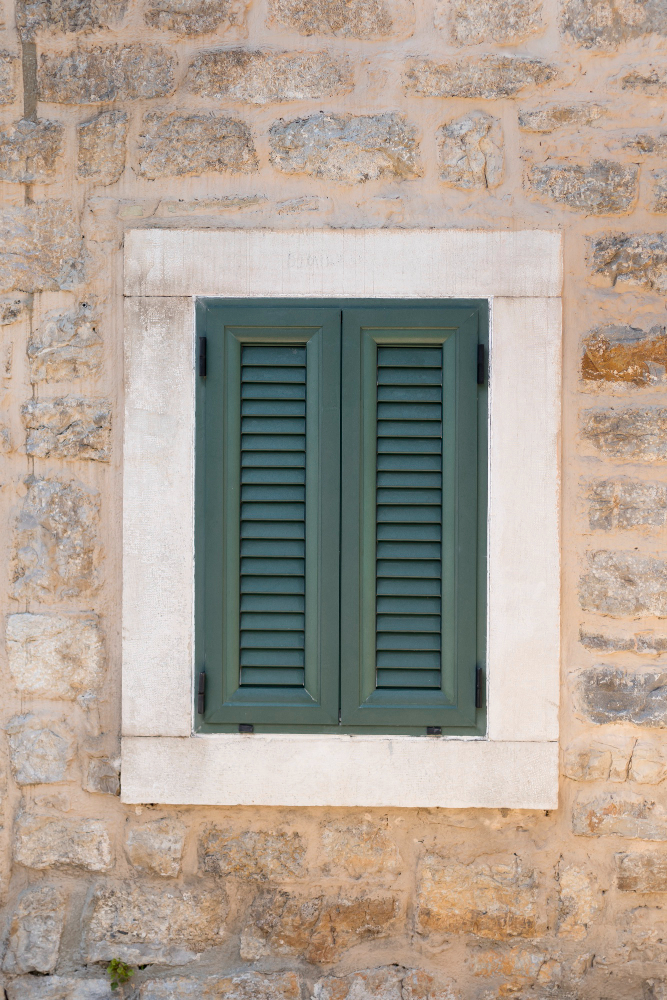 14487_field_image_window-old-building-montenegro