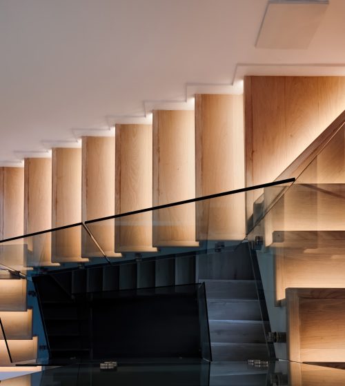 13521_field_image_escaliers-bois-dans-maison-moderne