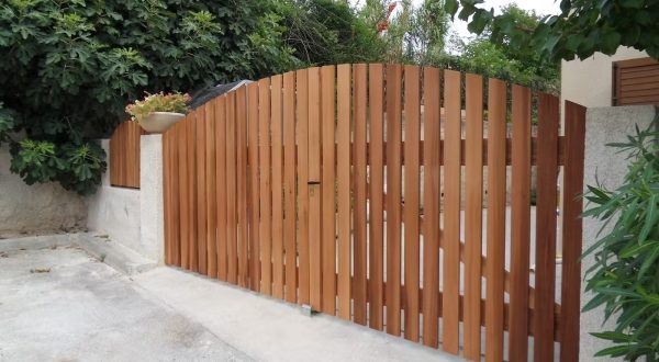 14483_field_service_image_96f68797-e75d-4fce-bb15-d690551a07dc_portail-bois-permettez-moi-de-construire